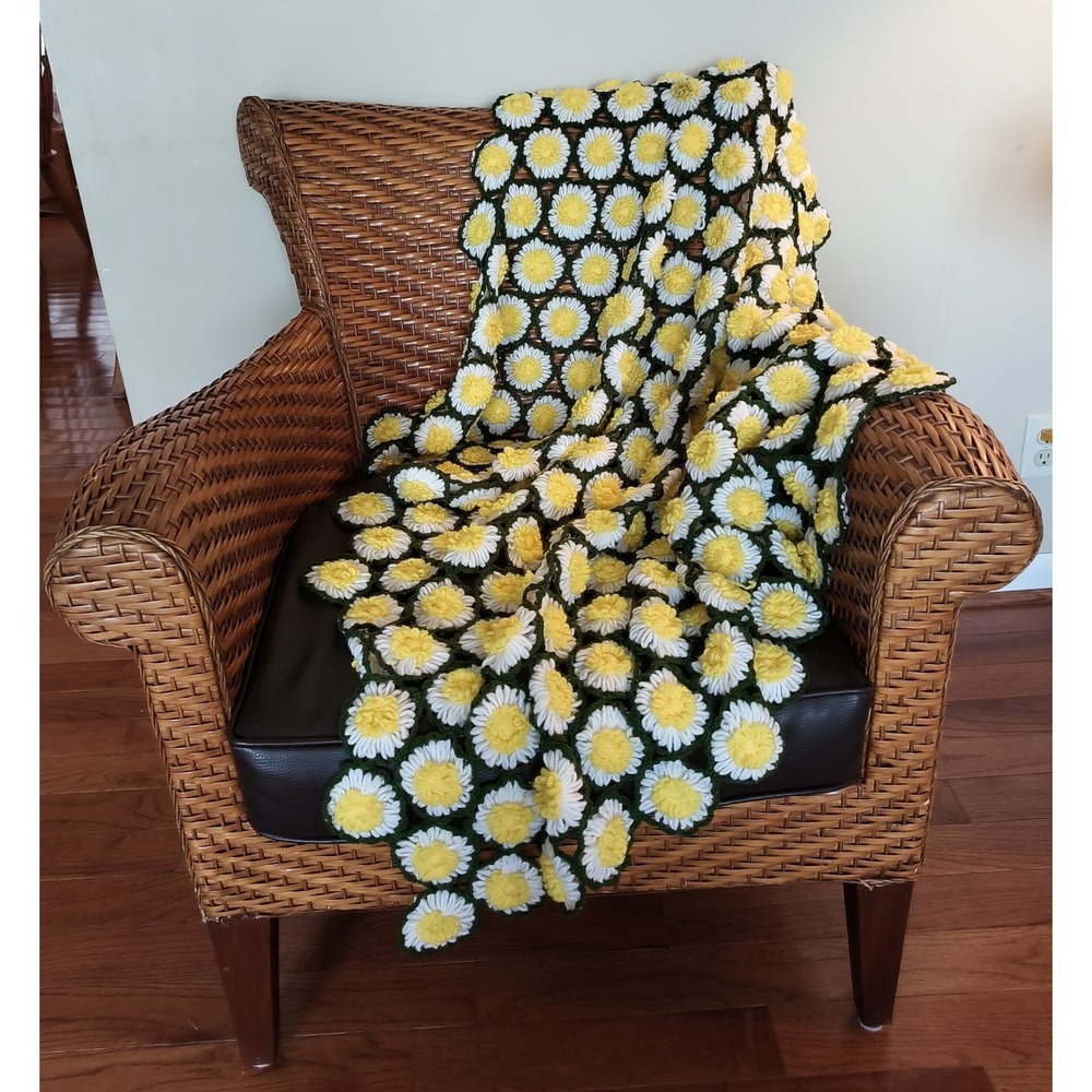Vintage 70s crazy daisy handmade throw blanket spring colors afghan yellow flora